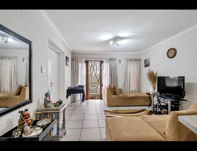 1 BEDROOM APARTMENT FOR SALE IN FERNDALE